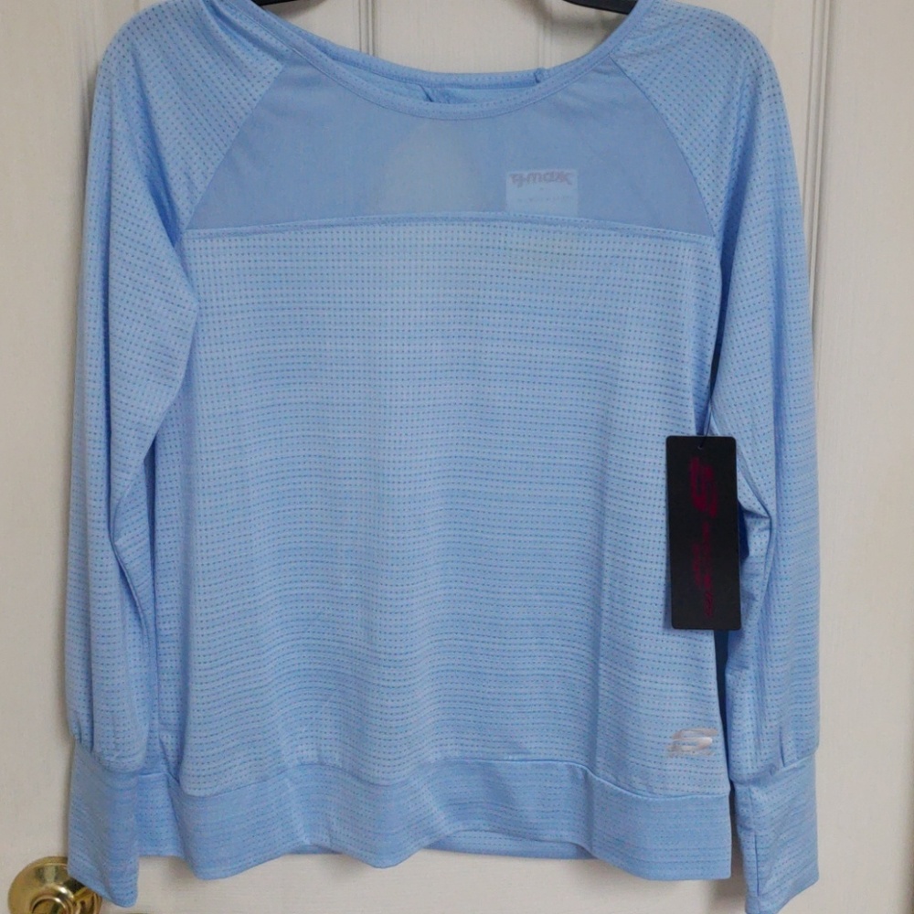 NWT - $$$  Skechers Sport... Women’s Sz. M workout top